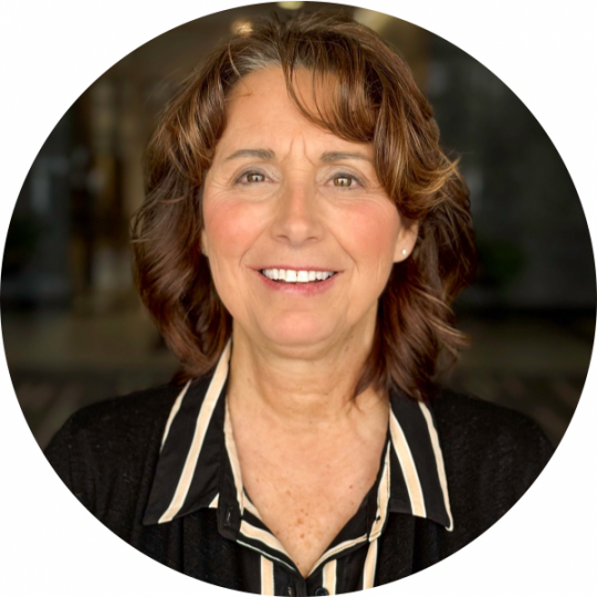 Tracy- Headshot Brookfield 